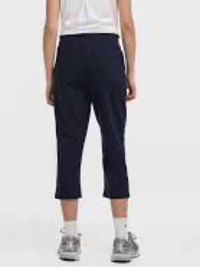 ⭐️ 5 for 20$! ⭐️ Reitmans Navy Viscose Capri Pants